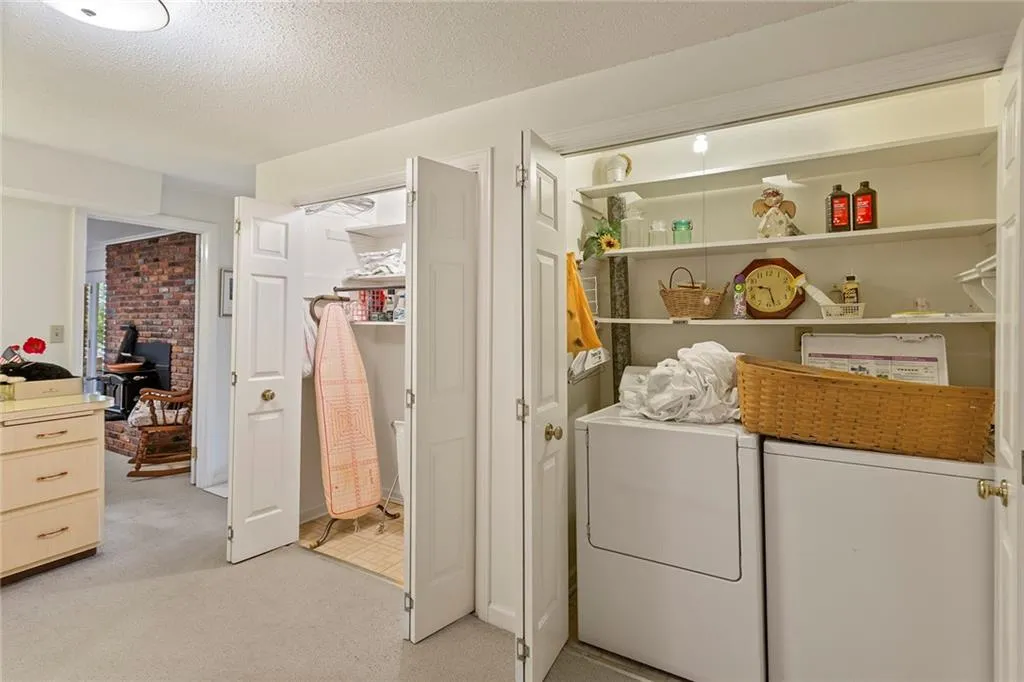 140 Forrest Lake Drive Nw, Sandy Springs, Georgia 30327, 5 Bedrooms Bedrooms, ,3 BathroomsBathrooms,Residential,Sold,140 Forrest Lake Drive Nw,6999966