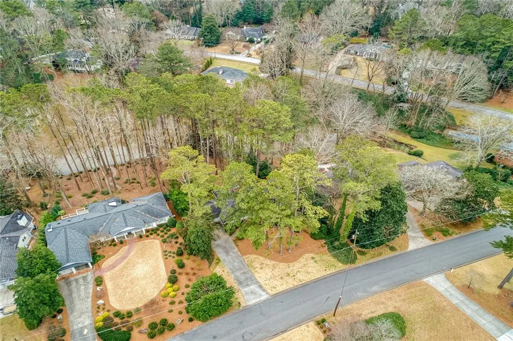 140 Forrest Lake Drive Nw, Sandy Springs, Georgia 30327, 5 Bedrooms Bedrooms, ,3 BathroomsBathrooms,Residential,Sold,140 Forrest Lake Drive Nw,6999966