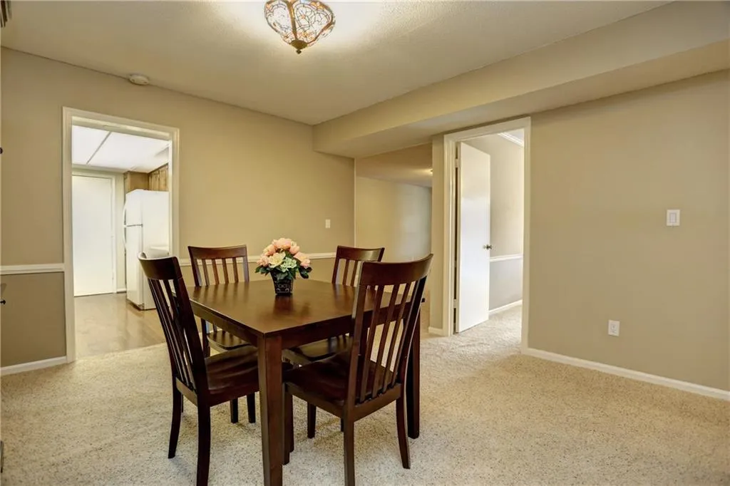 6851 Roswell Road Ne Unit Q17, Atlanta, Georgia 30328, 3 Bedrooms Bedrooms, ,2 BathroomsBathrooms,Residential,Sold,6851 Roswell Road Ne Unit Q17,5725005