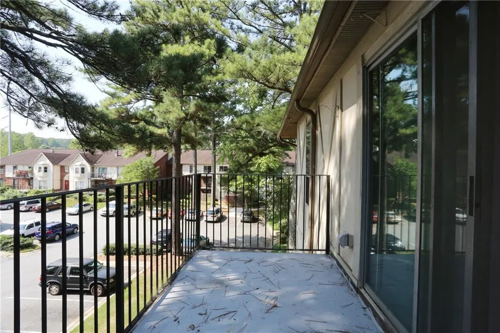 6851 Roswell Road Ne Unit Q17, Atlanta, Georgia 30328, 3 Bedrooms Bedrooms, ,2 BathroomsBathrooms,Residential,Sold,6851 Roswell Road Ne Unit Q17,5725005