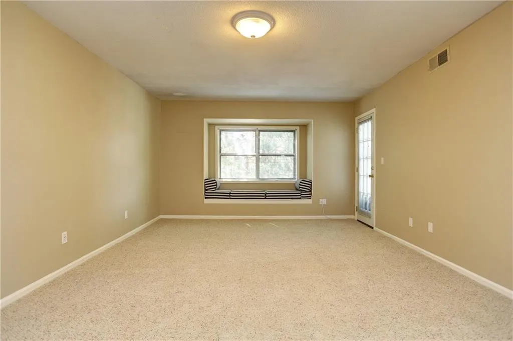 6851 Roswell Road Ne Unit Q17, Atlanta, Georgia 30328, 3 Bedrooms Bedrooms, ,2 BathroomsBathrooms,Residential,Sold,6851 Roswell Road Ne Unit Q17,5725005