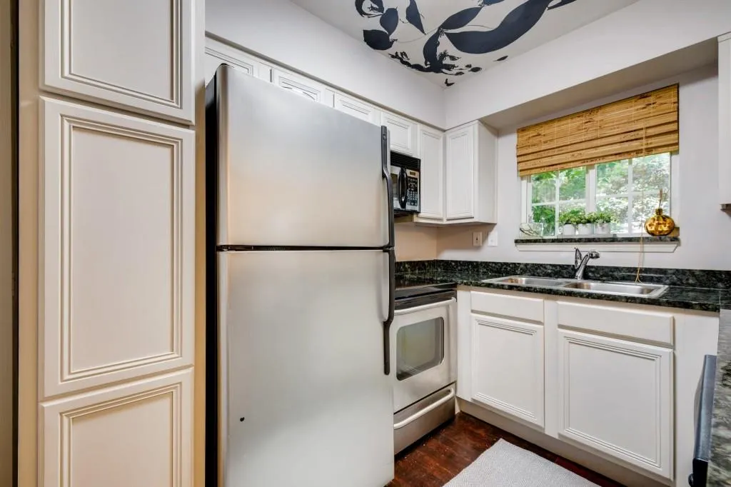 6940 Roswell Road Unit 21-d, Sandy Springs, Georgia 30328, 2 Bedrooms Bedrooms, ,1 BathroomBathrooms,Residential,Sold,6940 Roswell Road Unit 21-d,6553208