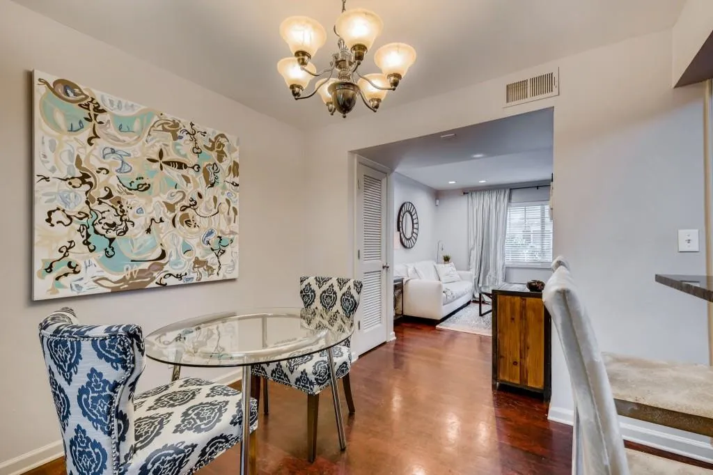 6940 Roswell Road Unit 21-d, Sandy Springs, Georgia 30328, 2 Bedrooms Bedrooms, ,1 BathroomBathrooms,Residential,Sold,6940 Roswell Road Unit 21-d,6553208