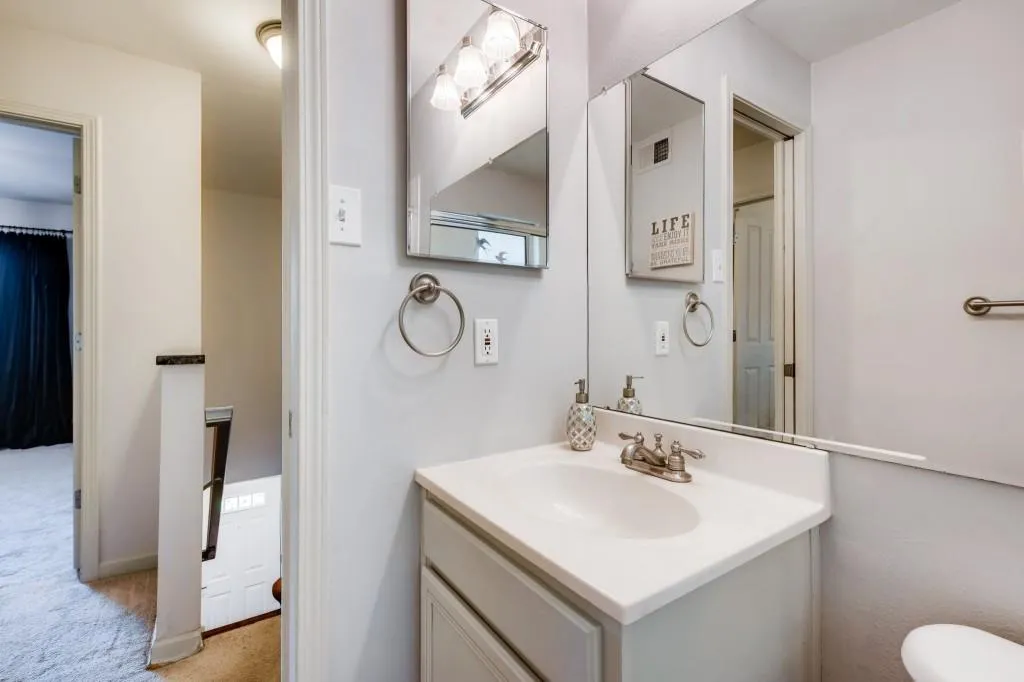 6940 Roswell Road Unit 21-d, Sandy Springs, Georgia 30328, 2 Bedrooms Bedrooms, ,1 BathroomBathrooms,Residential,Sold,6940 Roswell Road Unit 21-d,6553208