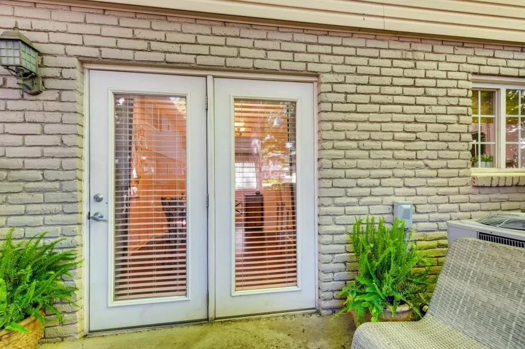 6940 Roswell Road Unit 21-d, Sandy Springs, Georgia 30328, 2 Bedrooms Bedrooms, ,1 BathroomBathrooms,Residential,Sold,6940 Roswell Road Unit 21-d,6553208