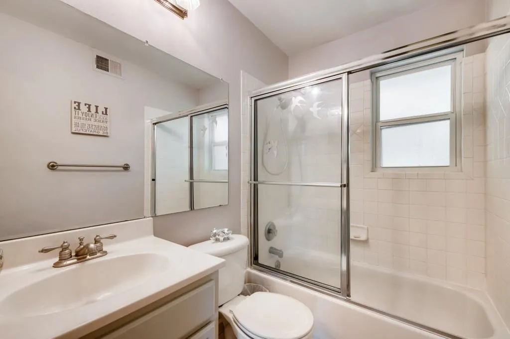 6940 Roswell Road Unit 21-d, Sandy Springs, Georgia 30328, 2 Bedrooms Bedrooms, ,1 BathroomBathrooms,Residential,Sold,6940 Roswell Road Unit 21-d,6553208