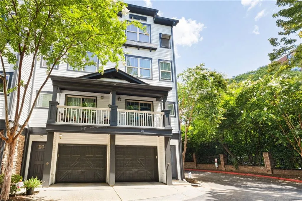 Front of the house - end unit