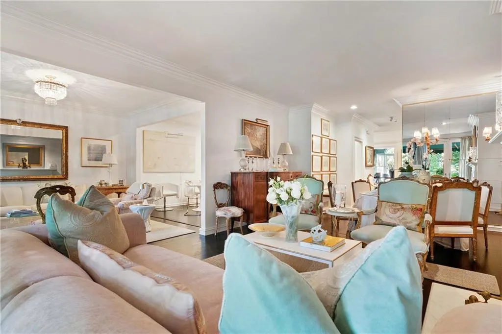 2525 Peachtree Road Ne Unit 25, Atlanta, Georgia 30305, 3 Bedrooms Bedrooms, ,4 BathroomsBathrooms,Residential,For Sale,2525 Peachtree Road Ne Unit 25,7634711