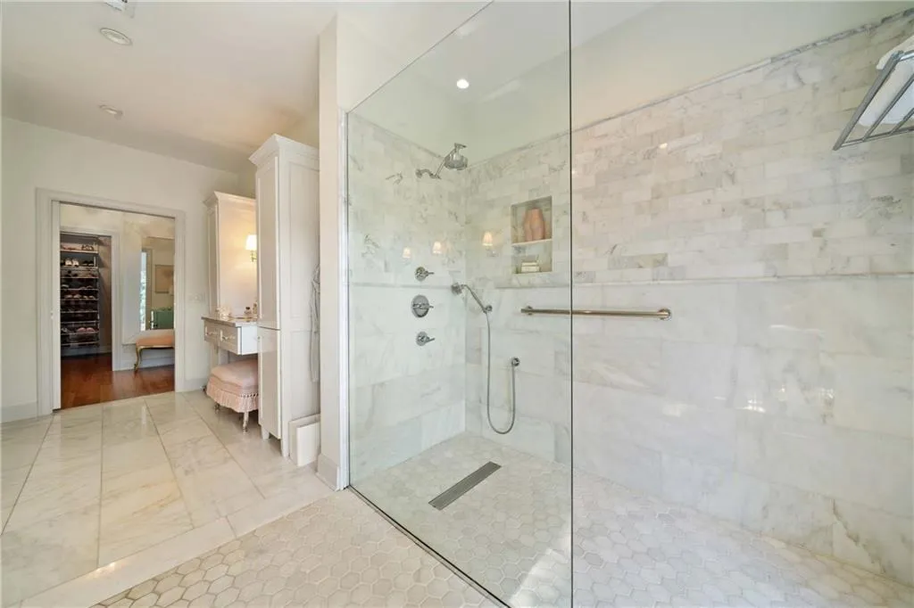 2525 Peachtree Road Ne Unit 25, Atlanta, Georgia 30305, 3 Bedrooms Bedrooms, ,4 BathroomsBathrooms,Residential,For Sale,2525 Peachtree Road Ne Unit 25,7634711