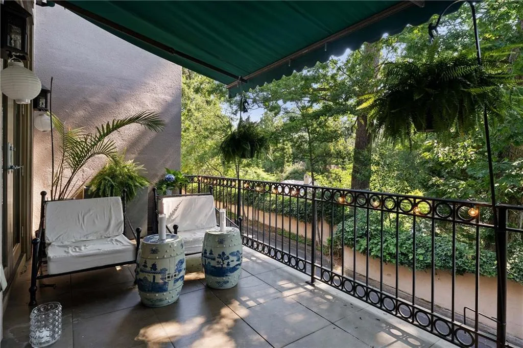 2525 Peachtree Road Ne Unit 25, Atlanta, Georgia 30305, 3 Bedrooms Bedrooms, ,4 BathroomsBathrooms,Residential,For Sale,2525 Peachtree Road Ne Unit 25,7634711