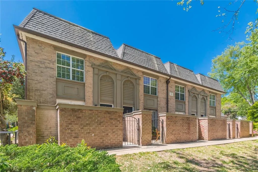 6980 Roswell Road Unit I1, Atlanta, Georgia 30328, 1 Bedroom Bedrooms, ,1 BathroomBathrooms,Residential,Sold,6980 Roswell Road Unit I1,6873463