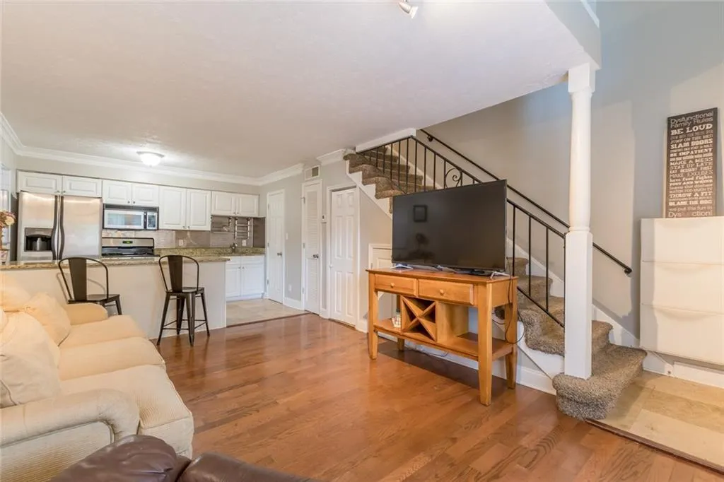 6980 Roswell Road Unit I1, Atlanta, Georgia 30328, 1 Bedroom Bedrooms, ,1 BathroomBathrooms,Residential,Sold,6980 Roswell Road Unit I1,6873463