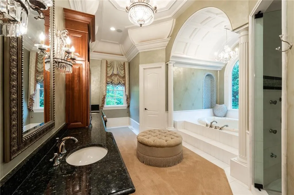 4870 Northside Drive, Atlanta, Georgia 30327, 7 Bedrooms Bedrooms, ,8 BathroomsBathrooms,Residential,Sold,4870 Northside Drive,6698946