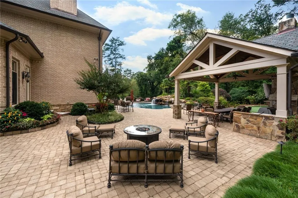 4870 Northside Drive, Atlanta, Georgia 30327, 7 Bedrooms Bedrooms, ,8 BathroomsBathrooms,Residential,Sold,4870 Northside Drive,6698946