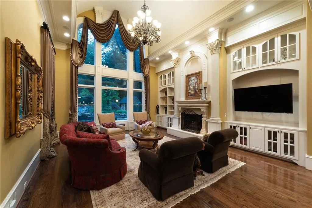 4870 Northside Drive, Atlanta, Georgia 30327, 7 Bedrooms Bedrooms, ,8 BathroomsBathrooms,Residential,Sold,4870 Northside Drive,6698946