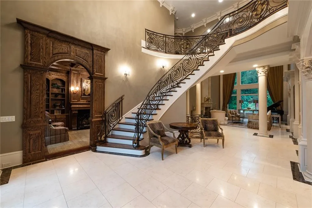 4870 Northside Drive, Atlanta, Georgia 30327, 7 Bedrooms Bedrooms, ,8 BathroomsBathrooms,Residential,Sold,4870 Northside Drive,6698946