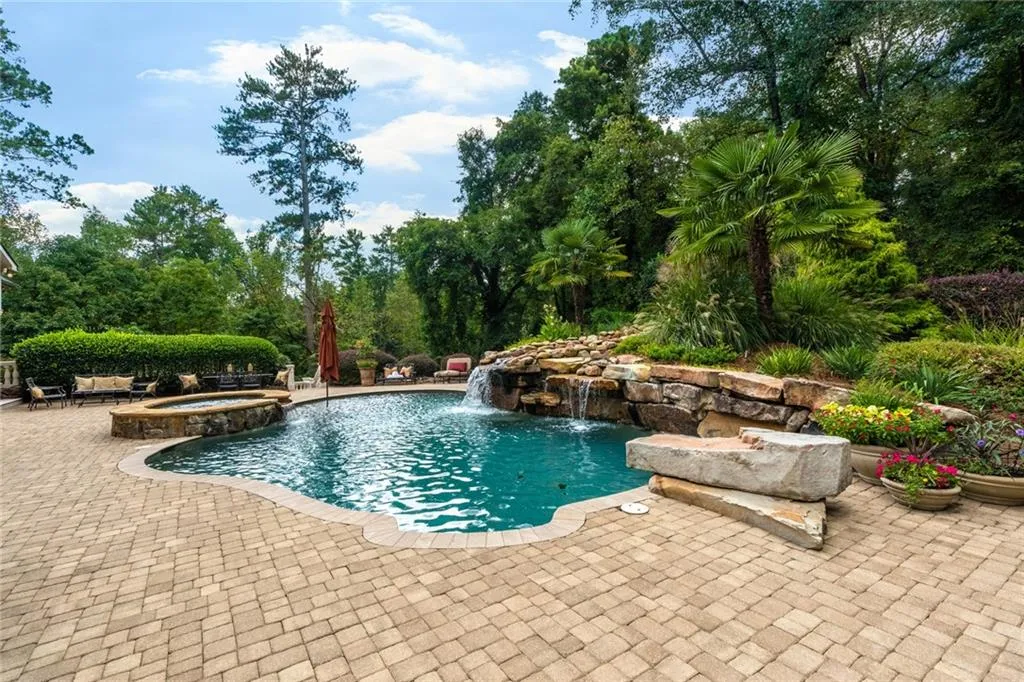 4870 Northside Drive, Atlanta, Georgia 30327, 7 Bedrooms Bedrooms, ,8 BathroomsBathrooms,Residential,Sold,4870 Northside Drive,6698946