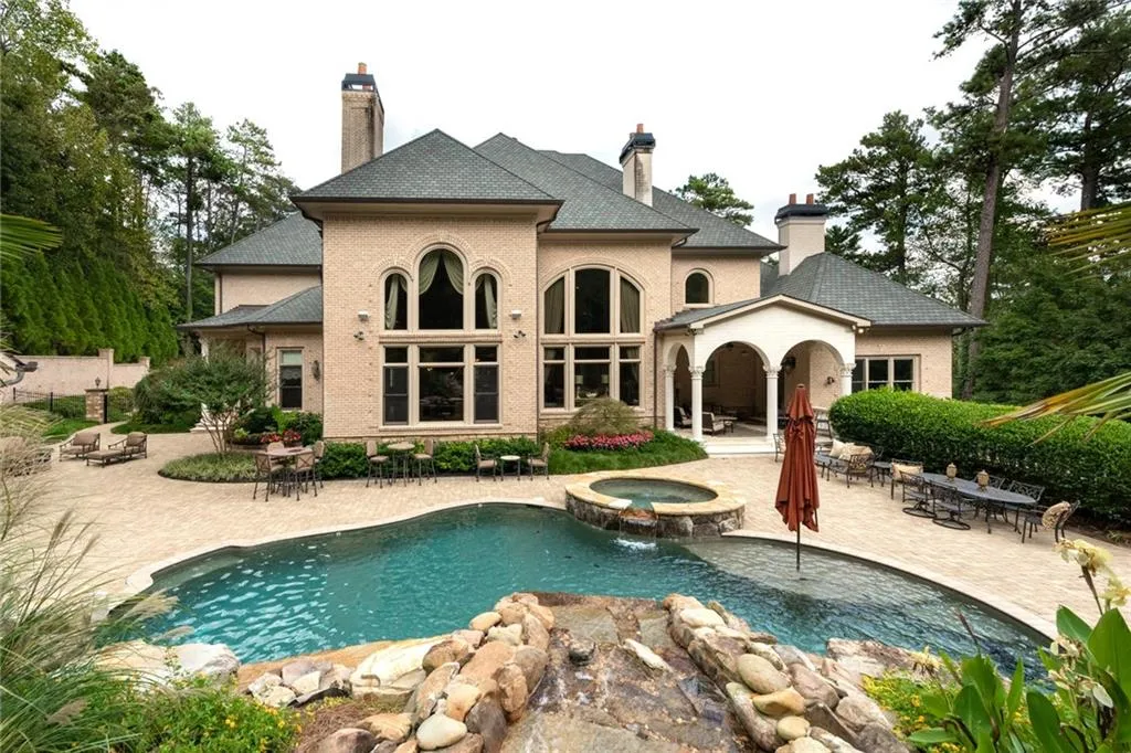 4870 Northside Drive, Atlanta, Georgia 30327, 7 Bedrooms Bedrooms, ,8 BathroomsBathrooms,Residential,Sold,4870 Northside Drive,6698946