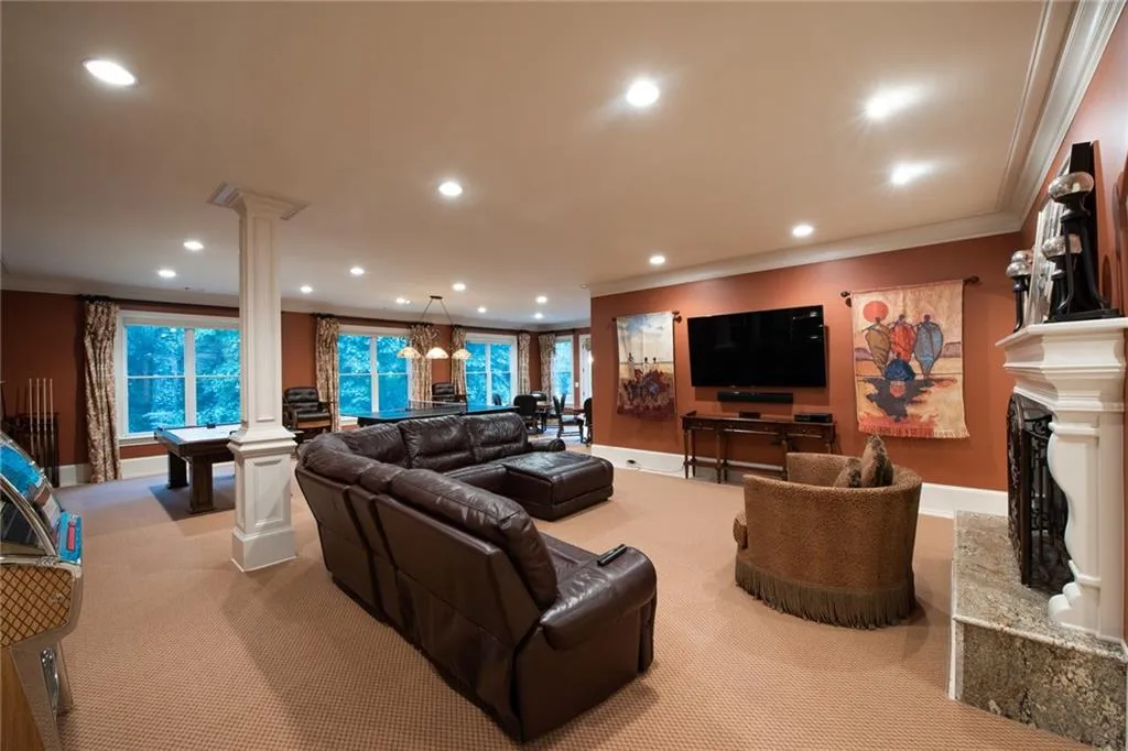 4870 Northside Drive, Atlanta, Georgia 30327, 7 Bedrooms Bedrooms, ,8 BathroomsBathrooms,Residential,Sold,4870 Northside Drive,6698946