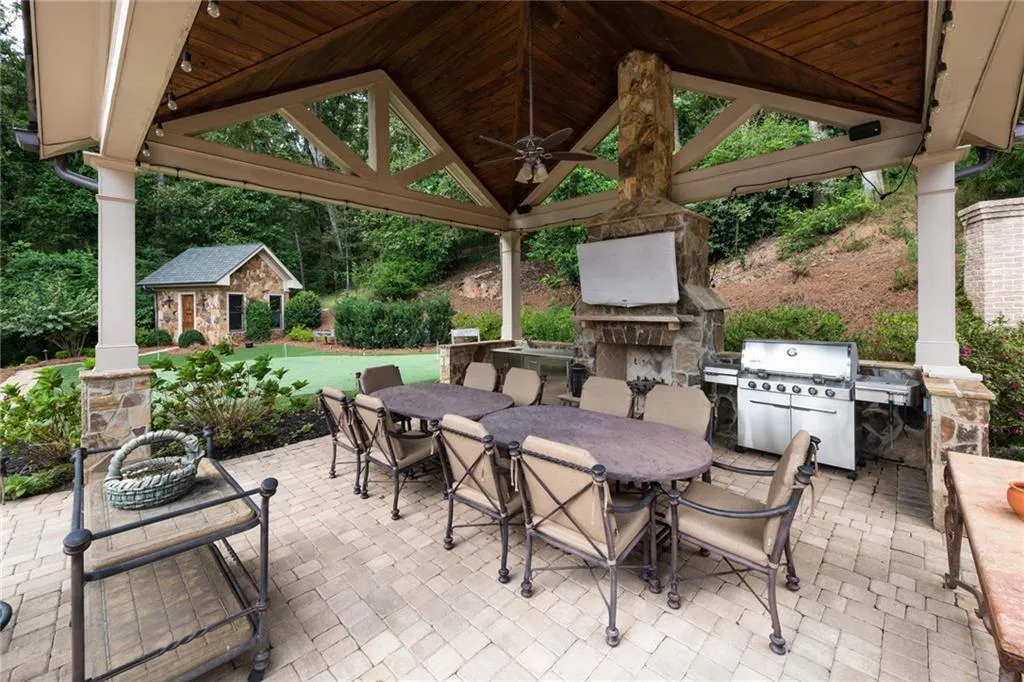 4870 Northside Drive, Atlanta, Georgia 30327, 7 Bedrooms Bedrooms, ,8 BathroomsBathrooms,Residential,Sold,4870 Northside Drive,6698946