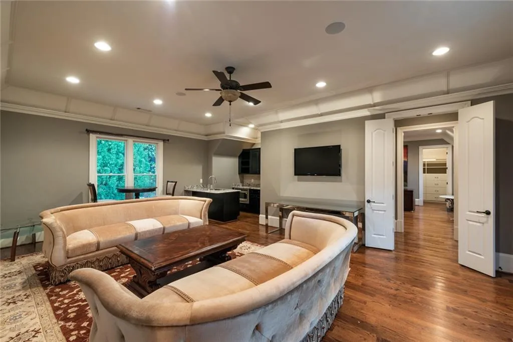 4870 Northside Drive, Atlanta, Georgia 30327, 7 Bedrooms Bedrooms, ,8 BathroomsBathrooms,Residential,Sold,4870 Northside Drive,6698946