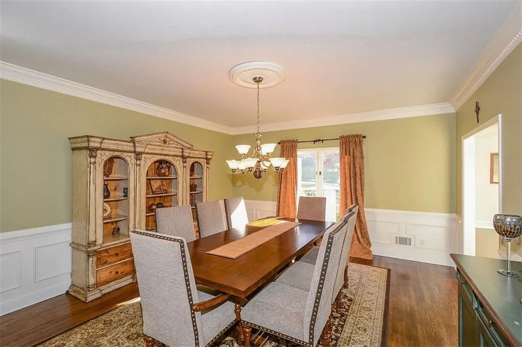 180 Wing Mill Road, Sandy Springs, Georgia 30350, 5 Bedrooms Bedrooms, ,4 BathroomsBathrooms,Residential,Sold,180 Wing Mill Road,5620928