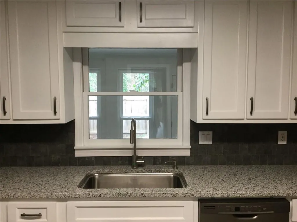 740 Towergate Place, Sandy Springs, Georgia 30350, 3 Bedrooms Bedrooms, ,2 BathroomsBathrooms,Residential,Sold,740 Towergate Place,6696942