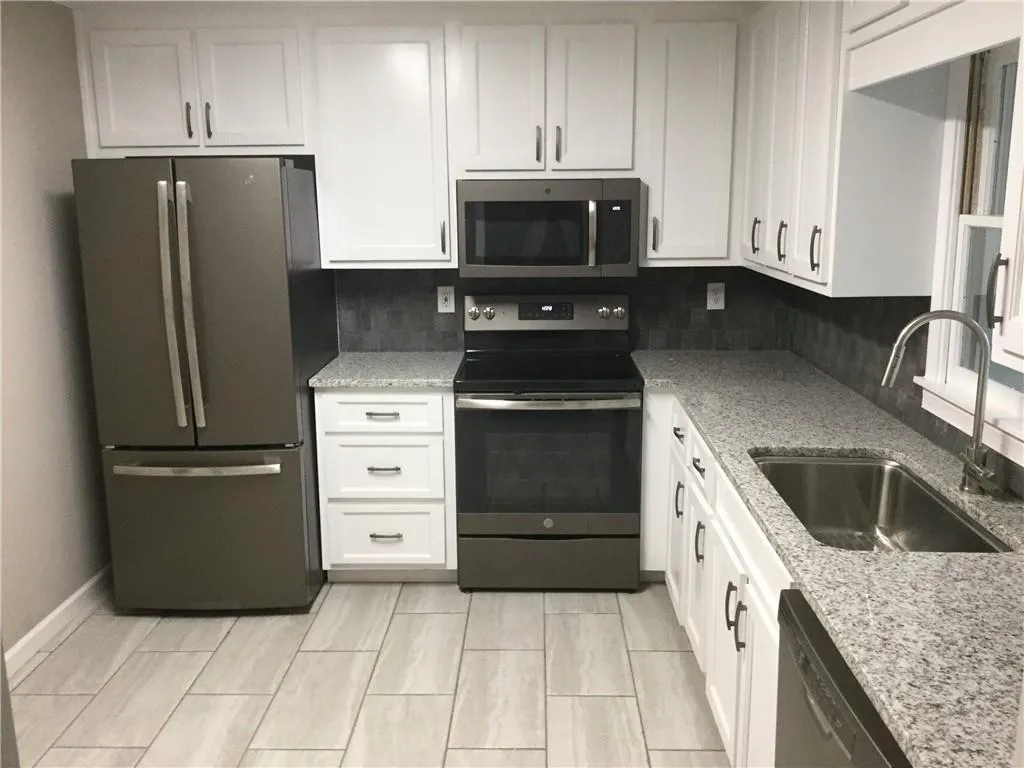 740 Towergate Place, Sandy Springs, Georgia 30350, 3 Bedrooms Bedrooms, ,2 BathroomsBathrooms,Residential,Sold,740 Towergate Place,6696942