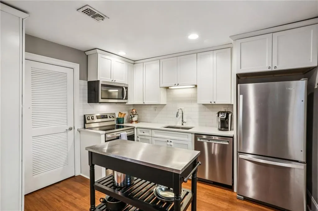 13 Independence Place Nw, Atlanta, Georgia 30318, 2 Bedrooms Bedrooms, 0 ,2 BathroomsBathrooms,Residential,For Sale,13 Independence Place Nw,7721649