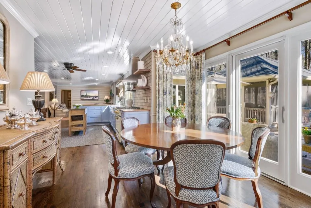 8265 Hewlett Road, Sandy Springs, Georgia 30350, 5 Bedrooms Bedrooms, ,4 BathroomsBathrooms,Residential,Sold,8265 Hewlett Road,6996255