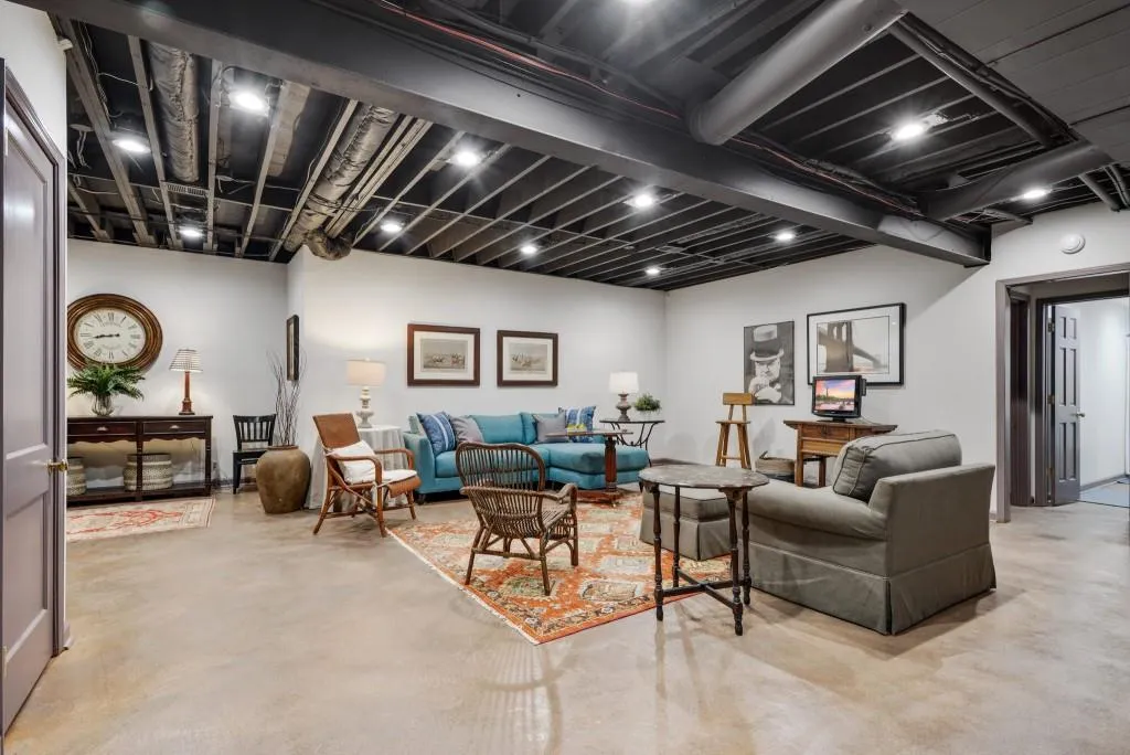 8265 Hewlett Road, Sandy Springs, Georgia 30350, 5 Bedrooms Bedrooms, ,4 BathroomsBathrooms,Residential,Sold,8265 Hewlett Road,6996255