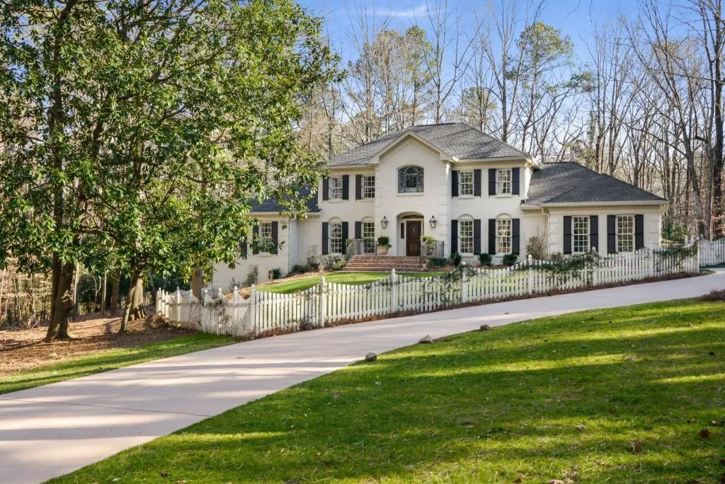 8265 Hewlett Road, Sandy Springs, Georgia 30350, 5 Bedrooms Bedrooms, ,4 BathroomsBathrooms,Residential,Sold,8265 Hewlett Road,6996255