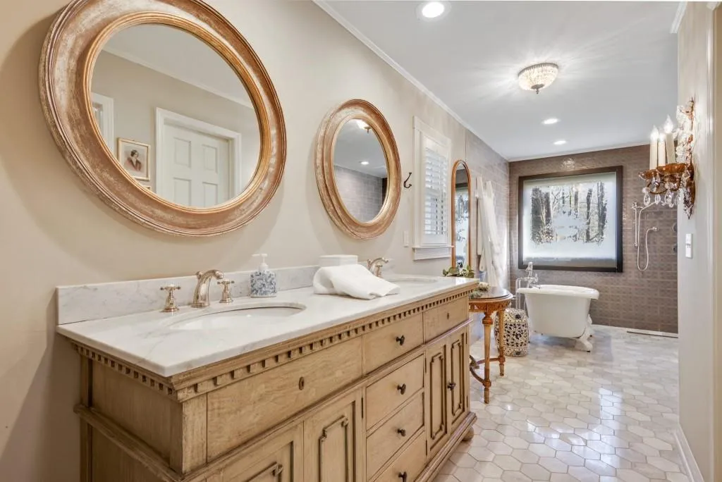 8265 Hewlett Road, Sandy Springs, Georgia 30350, 5 Bedrooms Bedrooms, ,4 BathroomsBathrooms,Residential,Sold,8265 Hewlett Road,6996255