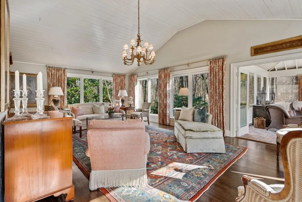 8265 Hewlett Road, Sandy Springs, Georgia 30350, 5 Bedrooms Bedrooms, ,4 BathroomsBathrooms,Residential,Sold,8265 Hewlett Road,6996255