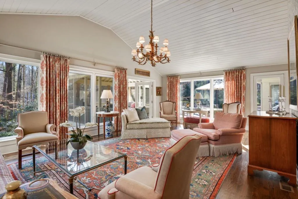 8265 Hewlett Road, Sandy Springs, Georgia 30350, 5 Bedrooms Bedrooms, ,4 BathroomsBathrooms,Residential,Sold,8265 Hewlett Road,6996255