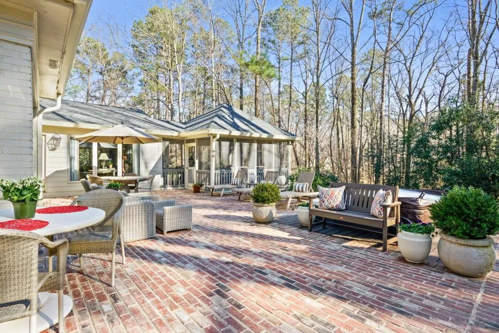 8265 Hewlett Road, Sandy Springs, Georgia 30350, 5 Bedrooms Bedrooms, ,4 BathroomsBathrooms,Residential,Sold,8265 Hewlett Road,6996255