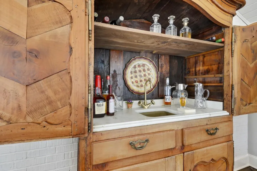 8265 Hewlett Road, Sandy Springs, Georgia 30350, 5 Bedrooms Bedrooms, ,4 BathroomsBathrooms,Residential,Sold,8265 Hewlett Road,6996255