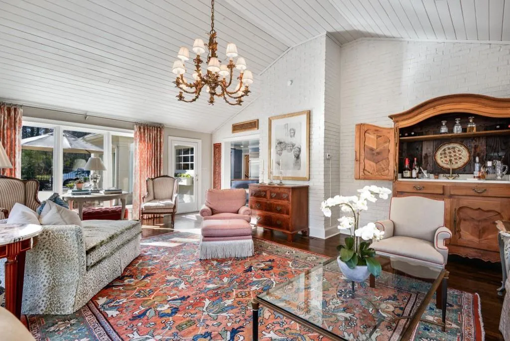 8265 Hewlett Road, Sandy Springs, Georgia 30350, 5 Bedrooms Bedrooms, ,4 BathroomsBathrooms,Residential,Sold,8265 Hewlett Road,6996255