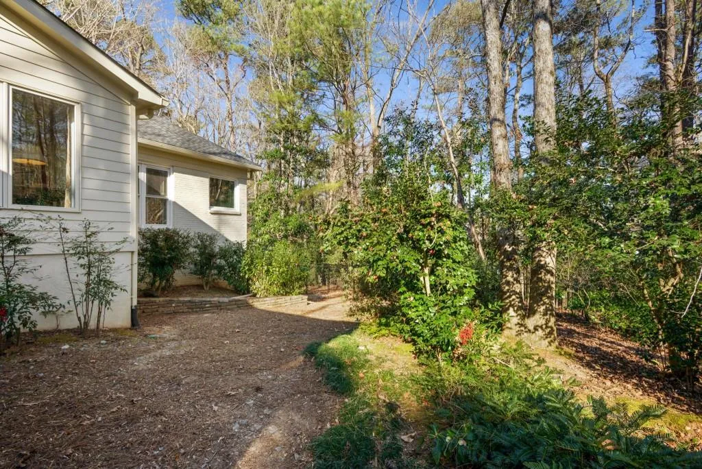 8265 Hewlett Road, Sandy Springs, Georgia 30350, 5 Bedrooms Bedrooms, ,4 BathroomsBathrooms,Residential,Sold,8265 Hewlett Road,6996255