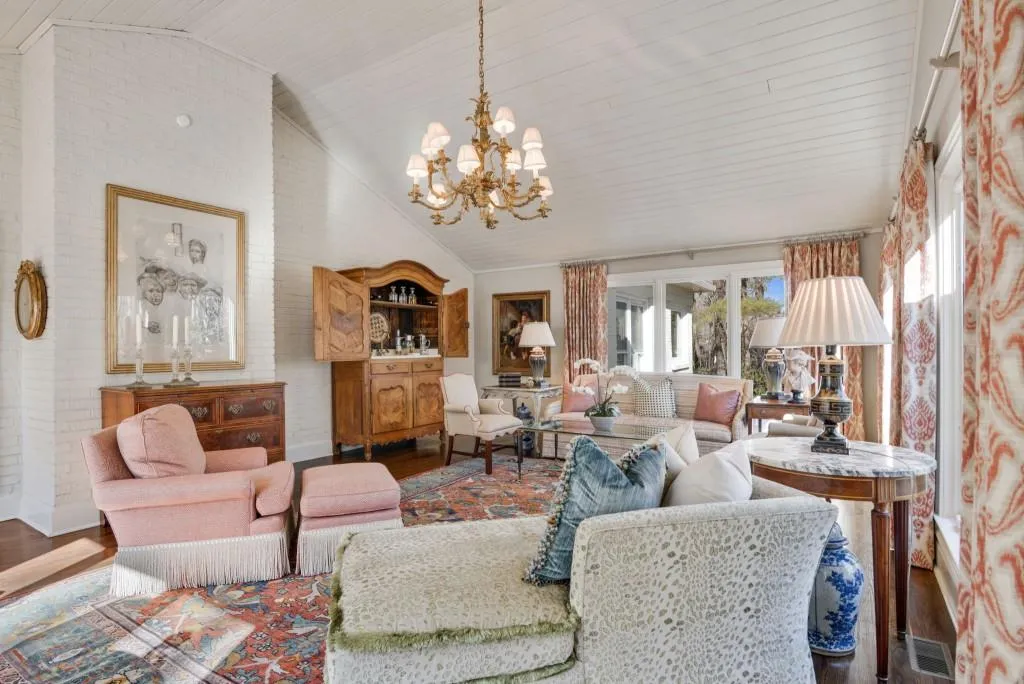 8265 Hewlett Road, Sandy Springs, Georgia 30350, 5 Bedrooms Bedrooms, ,4 BathroomsBathrooms,Residential,Sold,8265 Hewlett Road,6996255