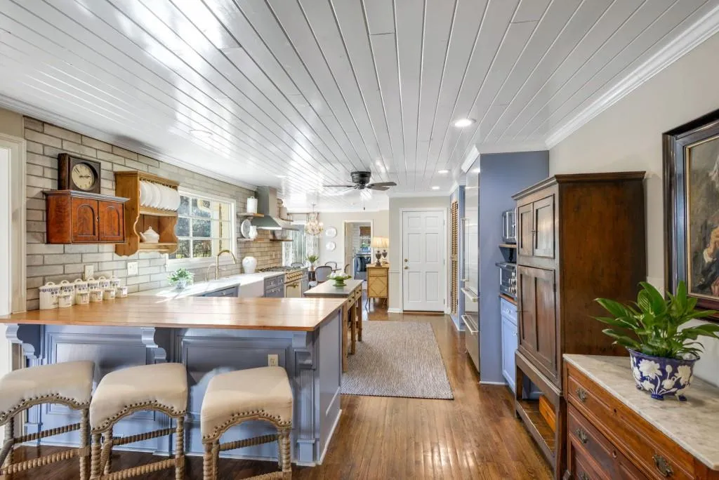 8265 Hewlett Road, Sandy Springs, Georgia 30350, 5 Bedrooms Bedrooms, ,4 BathroomsBathrooms,Residential,Sold,8265 Hewlett Road,6996255