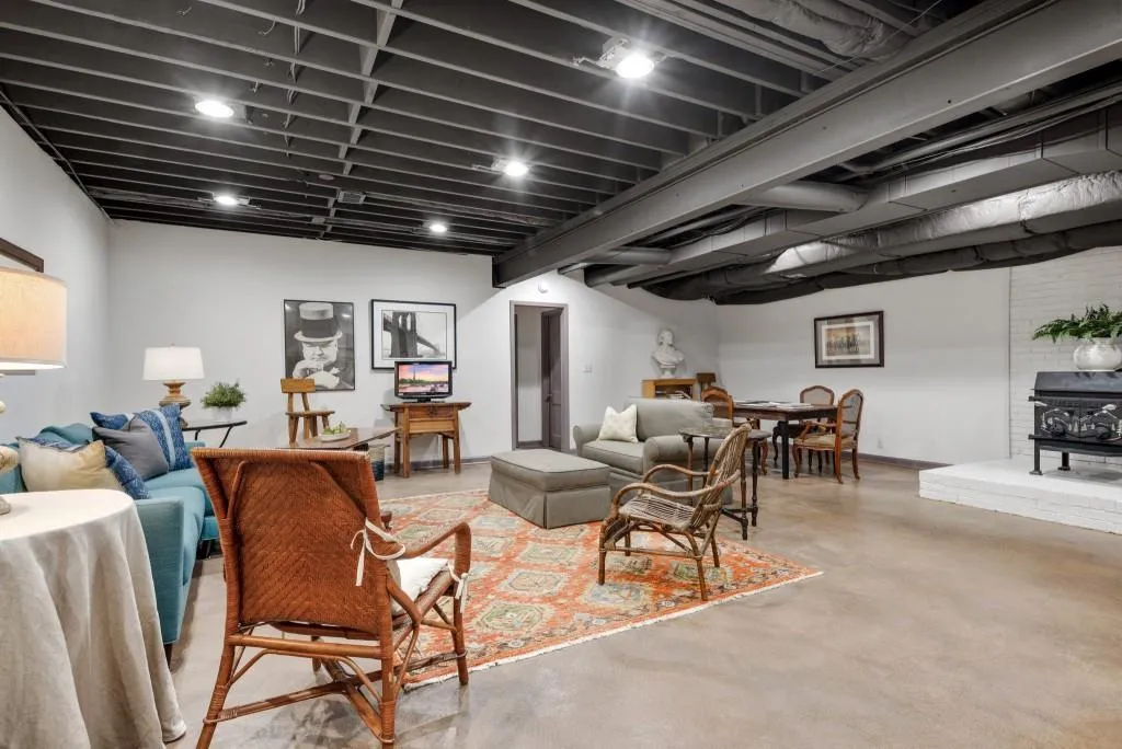 8265 Hewlett Road, Sandy Springs, Georgia 30350, 5 Bedrooms Bedrooms, ,4 BathroomsBathrooms,Residential,Sold,8265 Hewlett Road,6996255