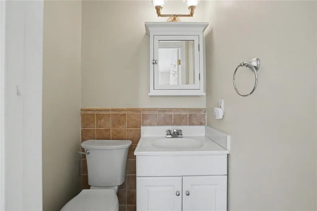 5375 Roswell Road Unit B1, Sandy Springs, Georgia 30342, 2 Bedrooms Bedrooms, ,1 BathroomBathrooms,Residential,For Sale,5375 Roswell Road Unit B1,7707357