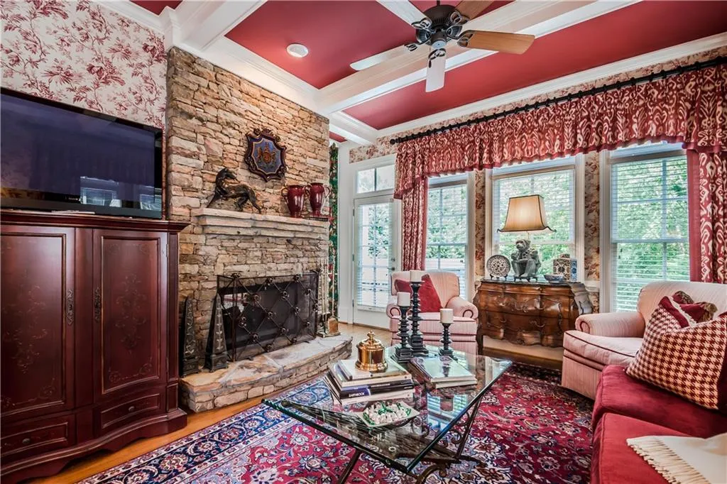 530 Glengate Cove, Sandy Springs, Georgia 30328, 5 Bedrooms Bedrooms, ,4 BathroomsBathrooms,Residential,Sold,530 Glengate Cove,5864075