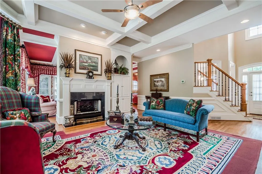 530 Glengate Cove, Sandy Springs, Georgia 30328, 5 Bedrooms Bedrooms, ,4 BathroomsBathrooms,Residential,Sold,530 Glengate Cove,5864075