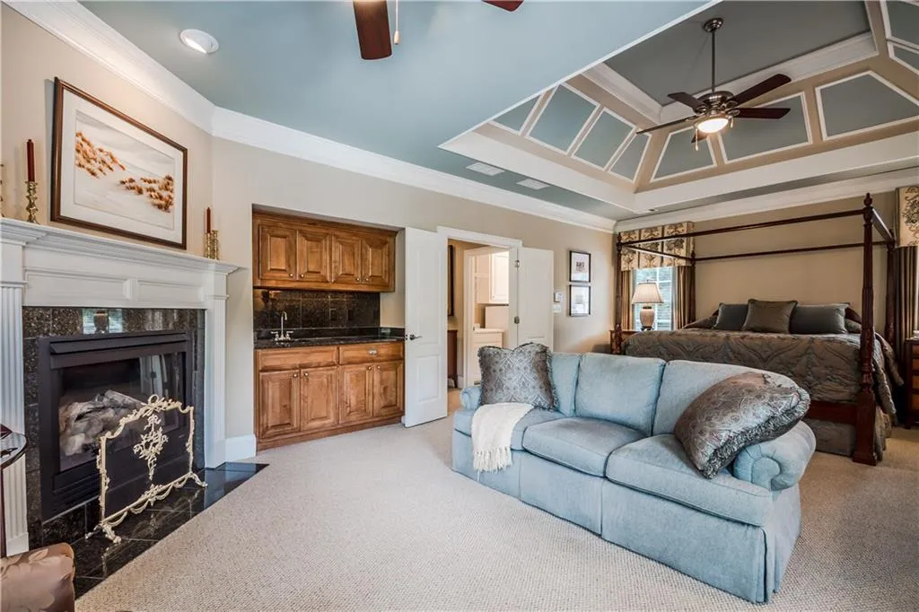 530 Glengate Cove, Sandy Springs, Georgia 30328, 5 Bedrooms Bedrooms, ,4 BathroomsBathrooms,Residential,Sold,530 Glengate Cove,5864075