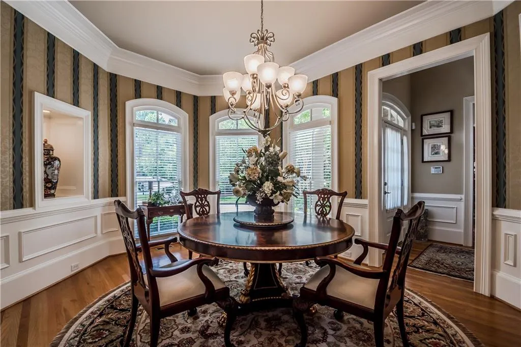 530 Glengate Cove, Sandy Springs, Georgia 30328, 5 Bedrooms Bedrooms, ,4 BathroomsBathrooms,Residential,Sold,530 Glengate Cove,5864075
