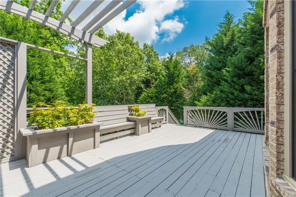 530 Glengate Cove, Sandy Springs, Georgia 30328, 5 Bedrooms Bedrooms, ,4 BathroomsBathrooms,Residential,Sold,530 Glengate Cove,5864075