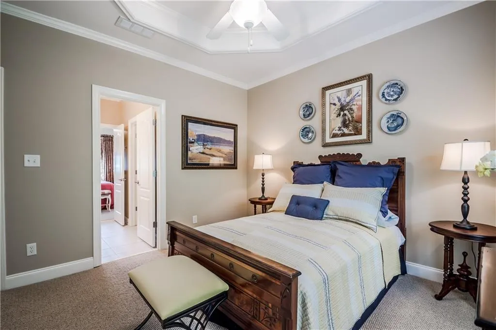 530 Glengate Cove, Sandy Springs, Georgia 30328, 5 Bedrooms Bedrooms, ,4 BathroomsBathrooms,Residential,Sold,530 Glengate Cove,5864075