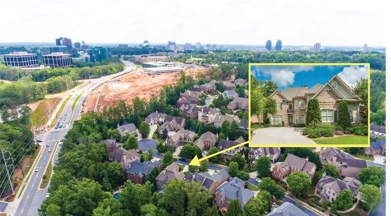 530 Glengate Cove, Sandy Springs, Georgia 30328, 5 Bedrooms Bedrooms, ,4 BathroomsBathrooms,Residential,Sold,530 Glengate Cove,5864075